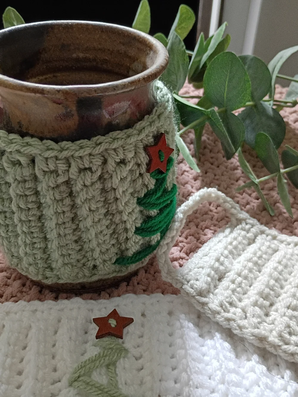 Festive Handmade Crocheted Coffee Mug Hog Cozy with Tree Accent